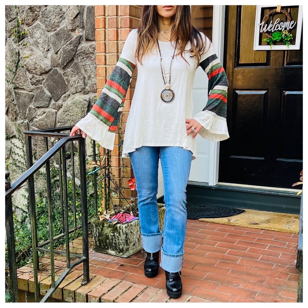 Beautiful Contrast Bell sleeves Tunic Top